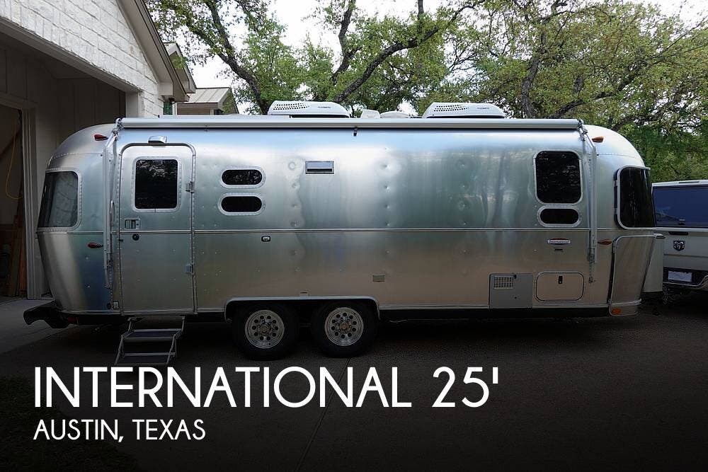 Used 2018 Airstream International Signature 25FB Twin available in Austin, Texas