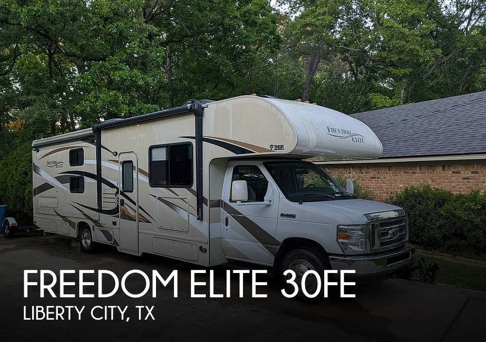 Used 2017 Thor Motor Coach Freedom Elite 30FE available in Kilgore, Texas