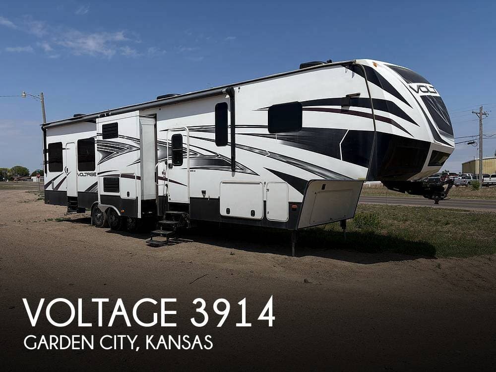 Used 2016 Dutchmen Voltage 3914 available in Garden City, Kansas