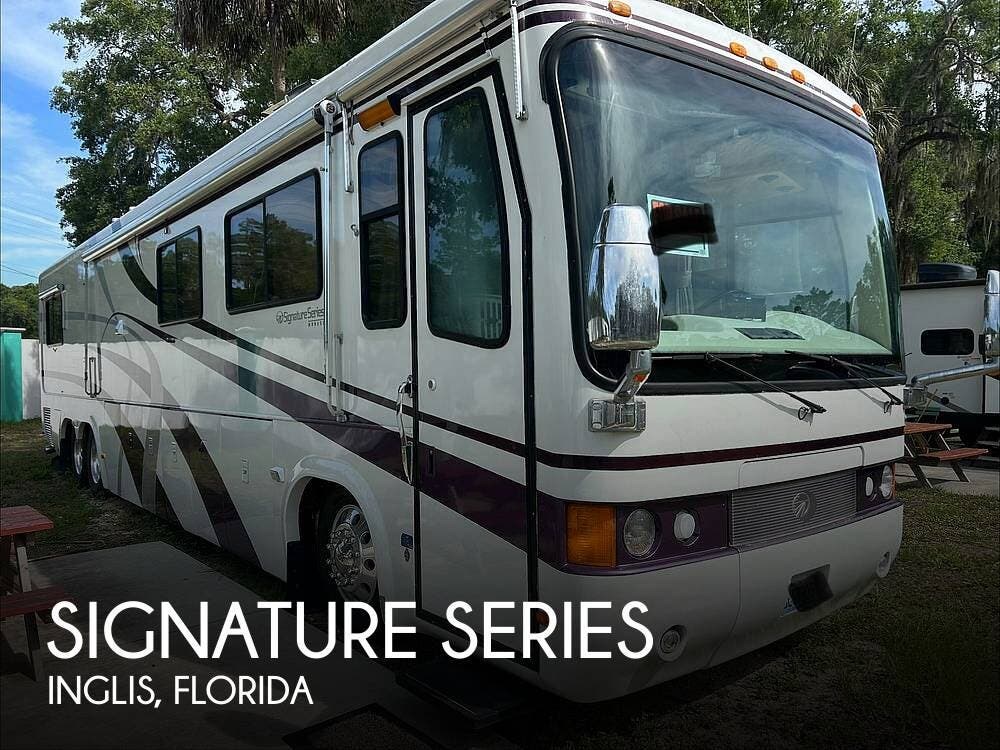 Used 2000 Monaco RV Signature Series Classic available in Inglis, Florida