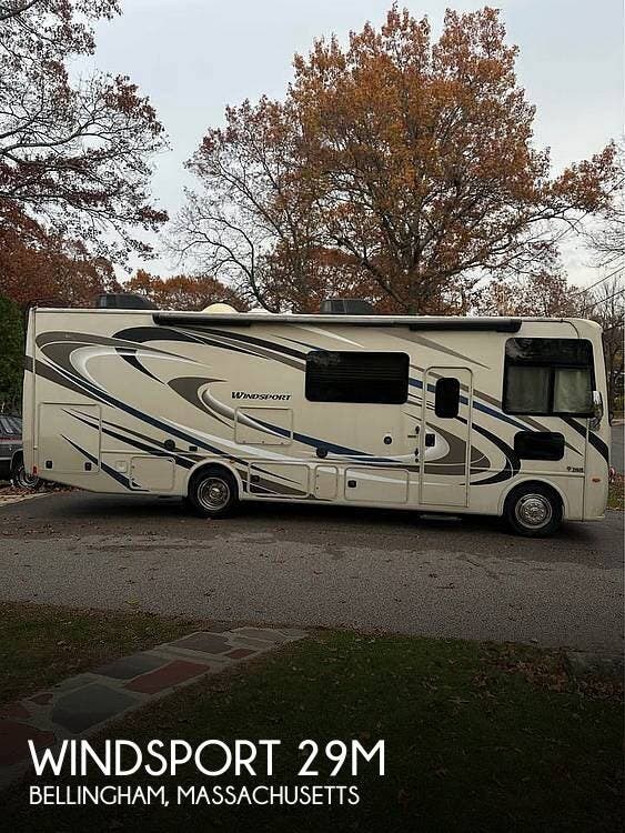 Used 2018 Thor Motor Coach Windsport 29M available in Bellingham, Massachusetts