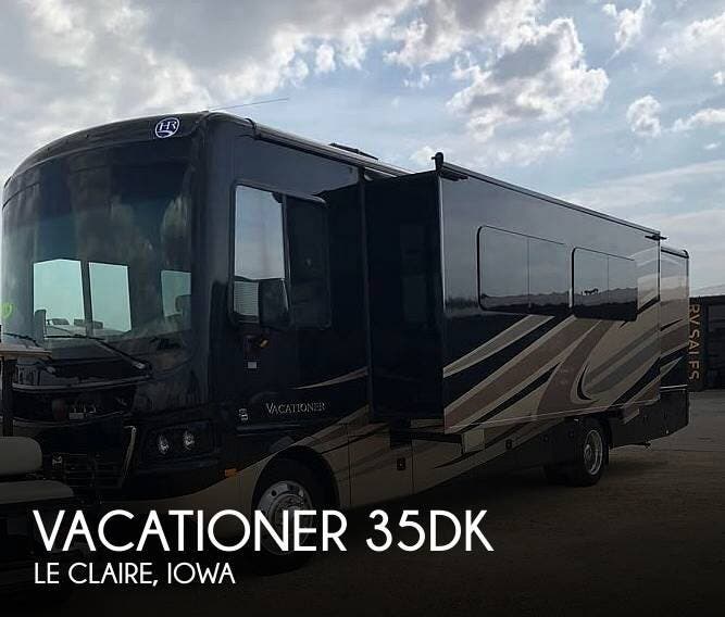 Used 2016 Holiday Rambler Vacationer 35DK available in Le Claire, Iowa