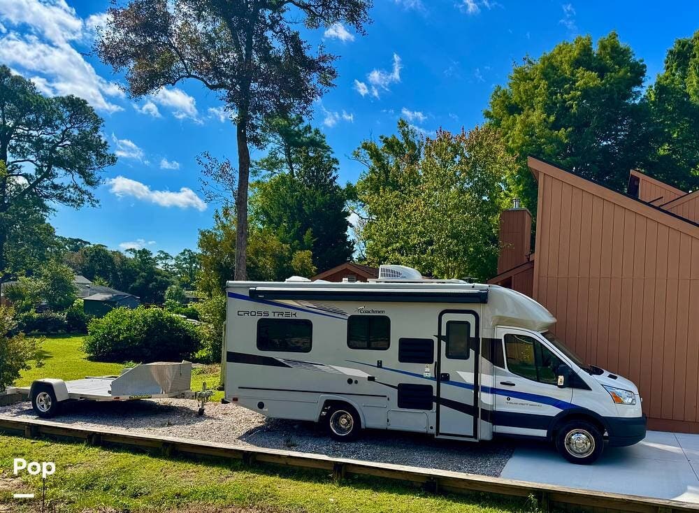 Used 2018 Coachmen Cross Trek 21XG available in Newport, North Carolina