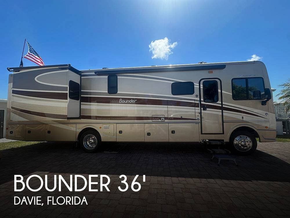 Used 2016 Fleetwood Bounder Bounder M-36H Ford 6.8 Liter available in Davie, Florida