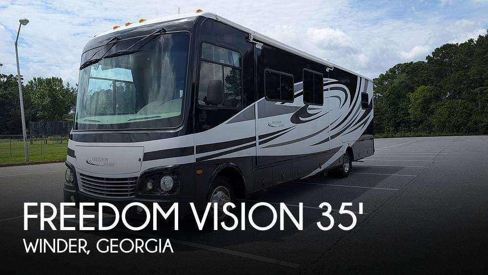 Used 2009 Coachmen Freedom Vision 3540DS available in Winder, Georgia