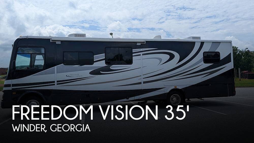 Used 2009 Coachmen Freedom Vision 3540DS available in Winder, Georgia