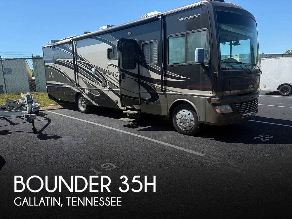 Used 2010 Fleetwood Bounder 35H available in Gallatin, Tennessee