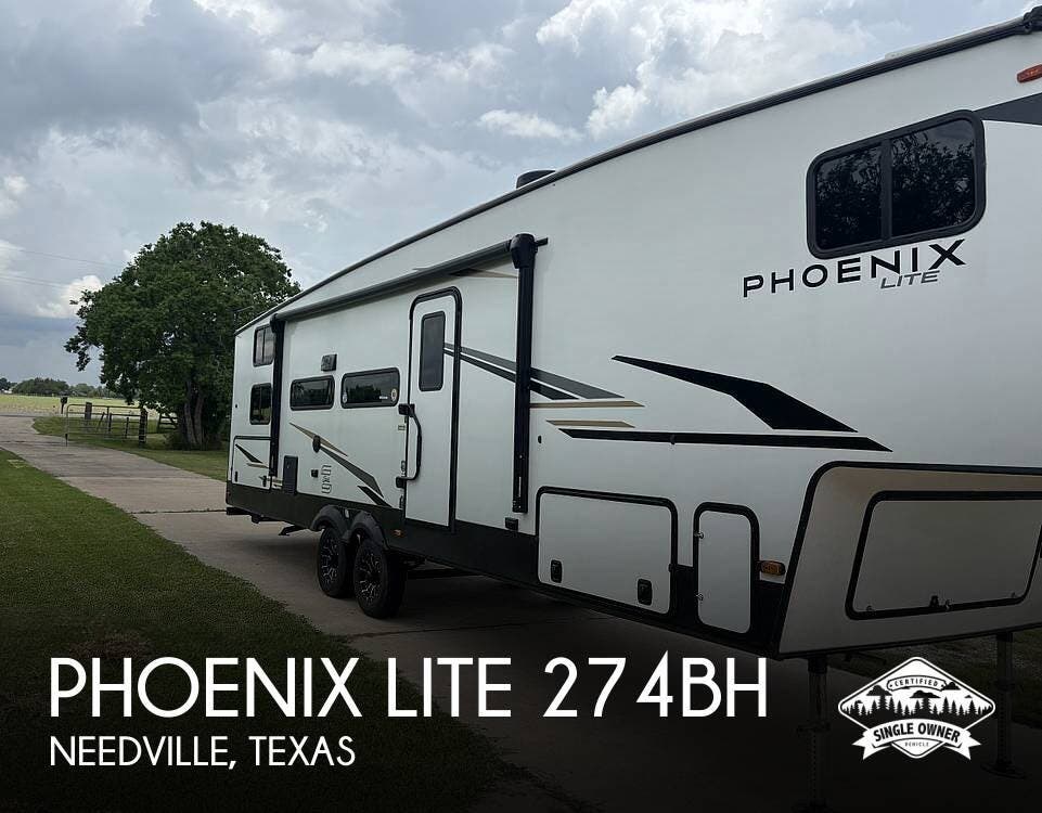Used 2025 Shasta Phoenix Lite 274BH available in Needville, Texas