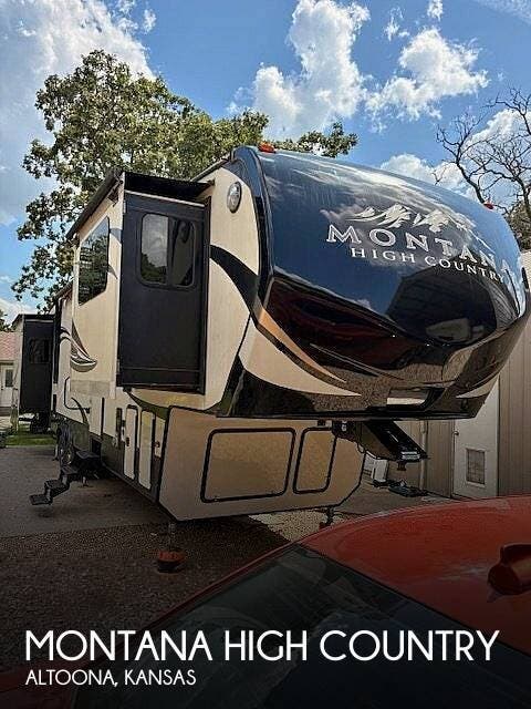 Used 2018 Keystone Montana High Country 375FL available in Altoona, Kansas