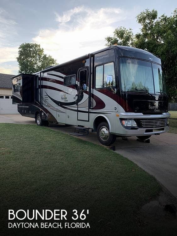 Used 2011 Fleetwood Bounder Classic M-36R Ford available in Daytona Beach, Florida