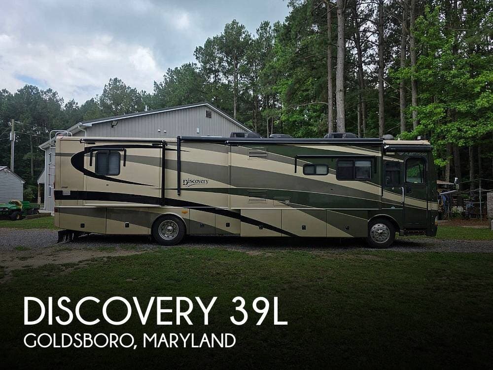 Used 2005 Fleetwood Discovery 39L available in Goldsboro, Maryland