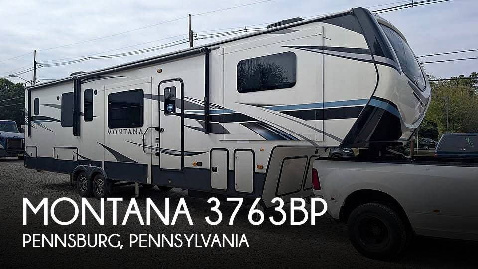 Used 2021 Keystone Montana 3763BP available in Pennsburg, Pennsylvania
