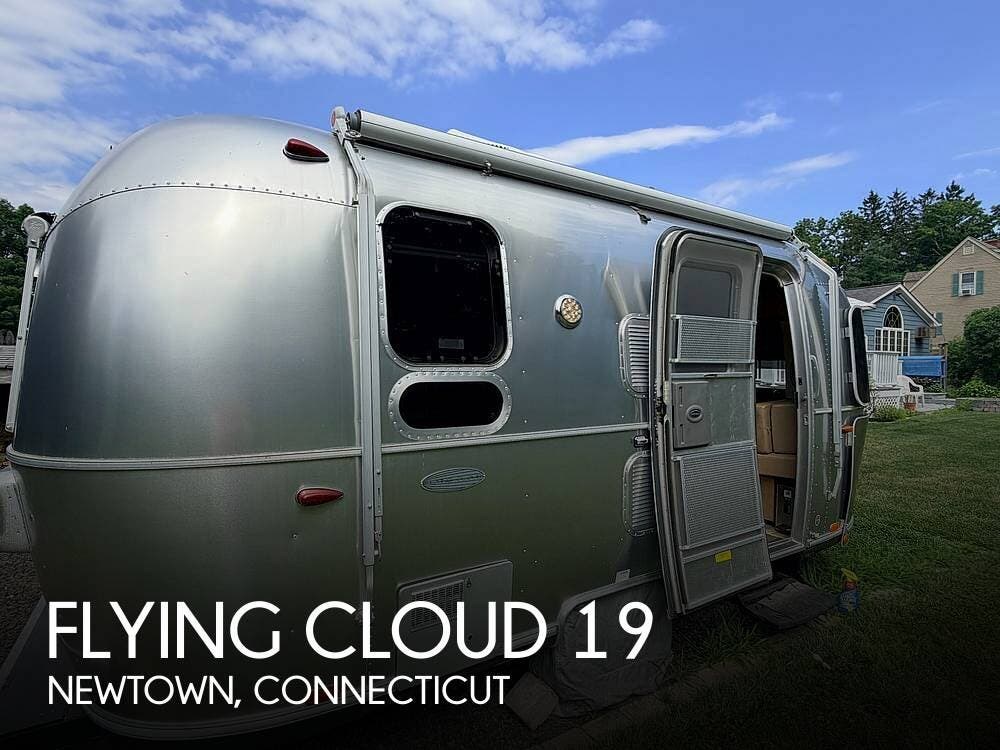Used 2016 Airstream Flying Cloud 19 available in Newtown, Connecticut