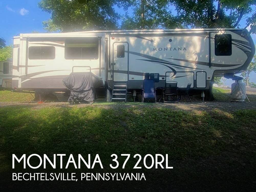 Used 2017 Keystone Montana 3720RL available in Bechtelsville, Pennsylvania