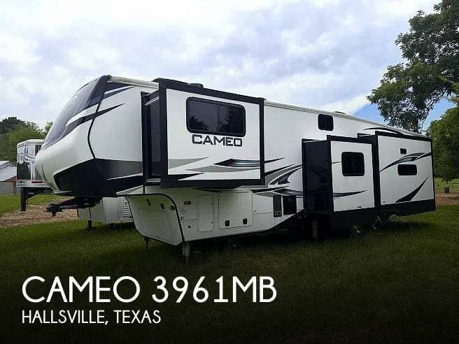 Used 2023 CrossRoads Cameo 3961MB available in Hallsville, Texas