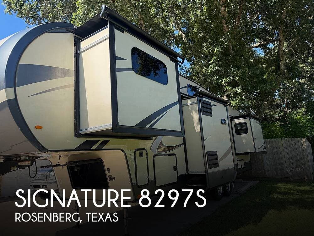 Used 2019 Rockwood  Signature 8297S available in Rosenberg, Texas