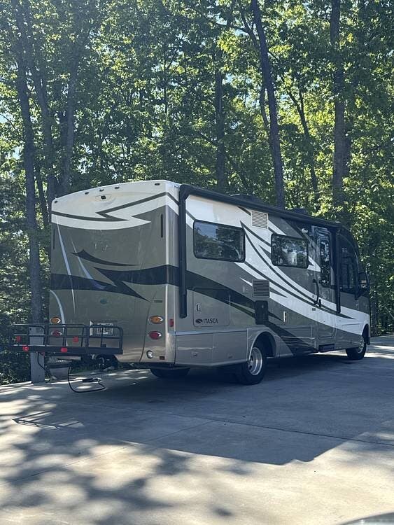 Used 2014 Itasca Reyo 25P available in Blacksburg, Virginia