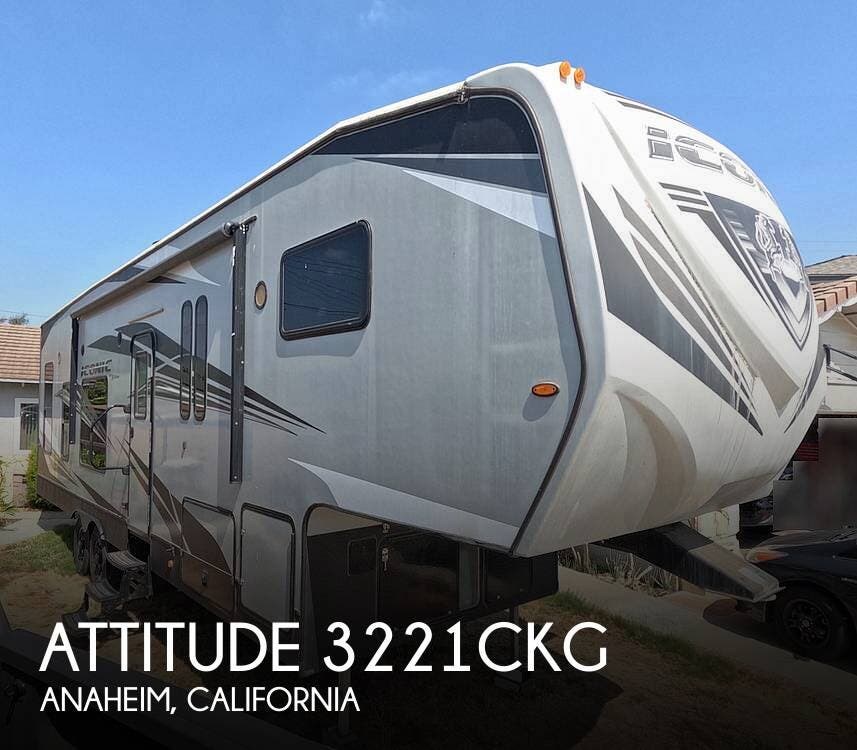 Used 2019  Eclipse Attitude 3221CKG by Eclipse from Pop RVs in Anaheim, CA