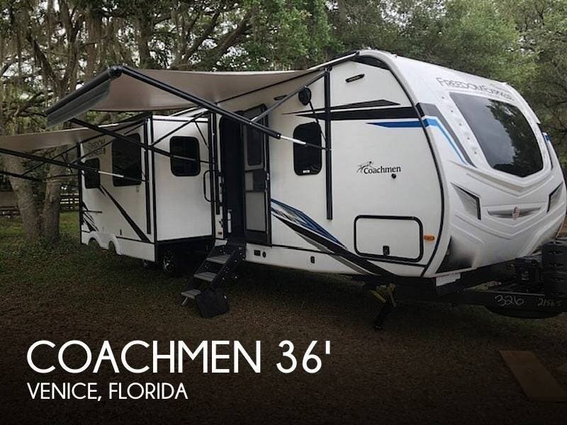 Used 2022  Forest River  Coachmen Freedom Express Liberty 320 BHDS LE by Forest River from Pop RVs in Venice, FL