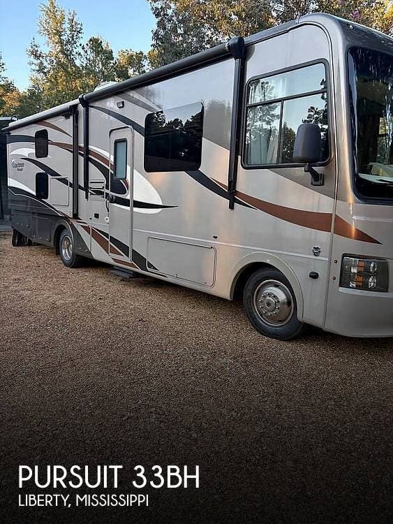 Used 2016 Coachmen Pursuit 33BH available in Liberty, Mississippi