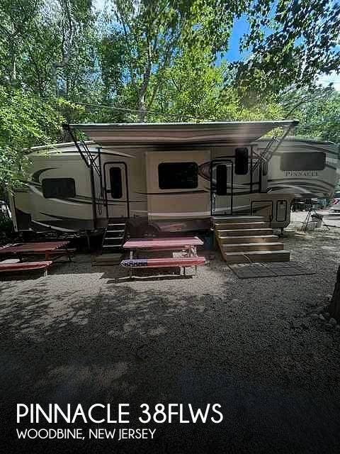 Used 2018  Jayco Pinnacle 38FLWS by Jayco from Pop RVs in Woodbine, NJ