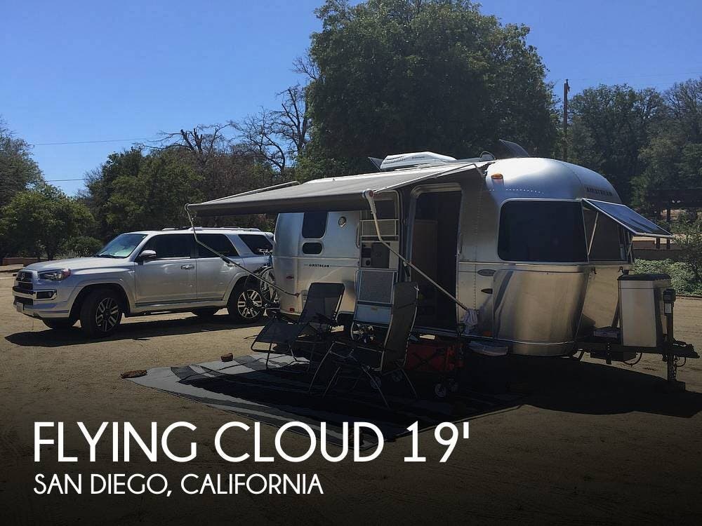 Used 2014  Airstream Flying Cloud 19 Bambi by Airstream from Pop RVs in San Diego, CA
