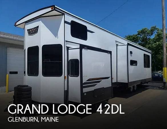 Used 2023  Forest River Wildwood Grand Lodge 42DL by Forest River from Pop RVs in Glenburn, ME