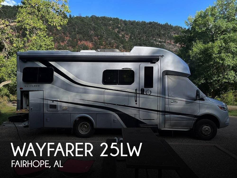 Used 2021  Tiffin Wayfarer 25LW by Tiffin from Pop RVs in Fairhope, AL