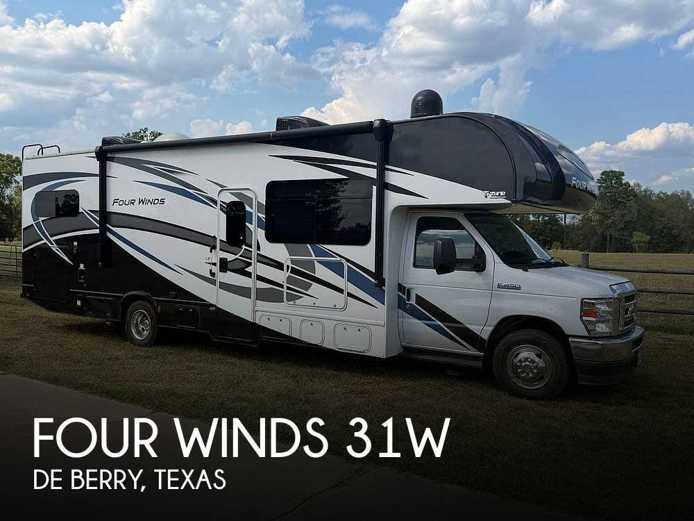 Used 2022  Thor Motor Coach Four Winds 31W by Thor Motor Coach from Pop RVs in De Berry, TX