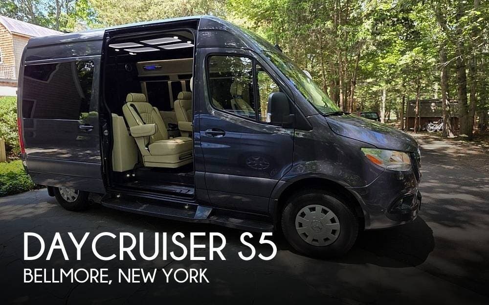 Used 2023  Midwest  Daycruiser DC-B by Midwest from Pop RVs in Bellmore, NY