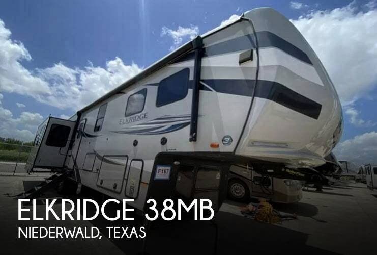 Used 2021  Heartland ElkRidge 38MB by Heartland from Pop RVs in Niederwald, TX