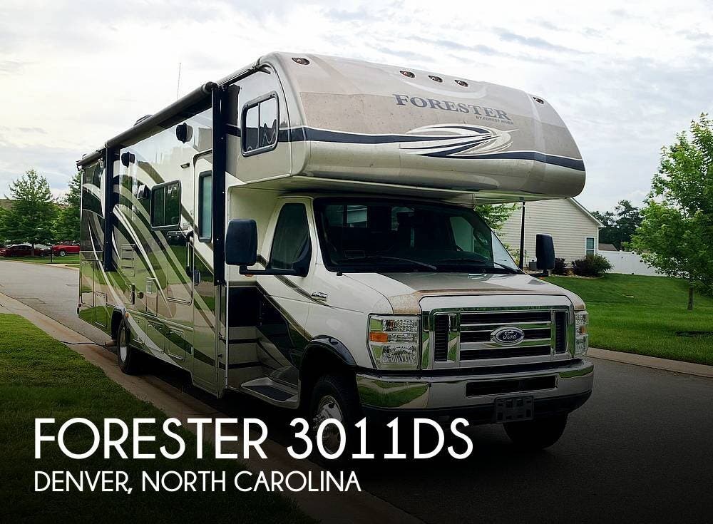 Used 2016  Forest River Forester 3011DS by Forest River from Pop RVs in Denver, NC