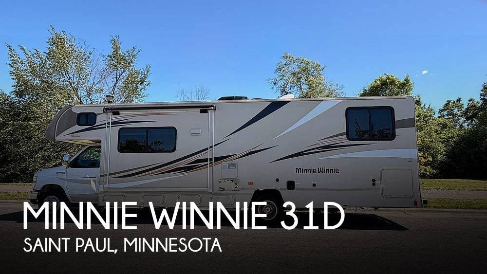 Used 2017  Winnebago Minnie Winnie 31D by Winnebago from Pop RVs in Saint Paul, MN