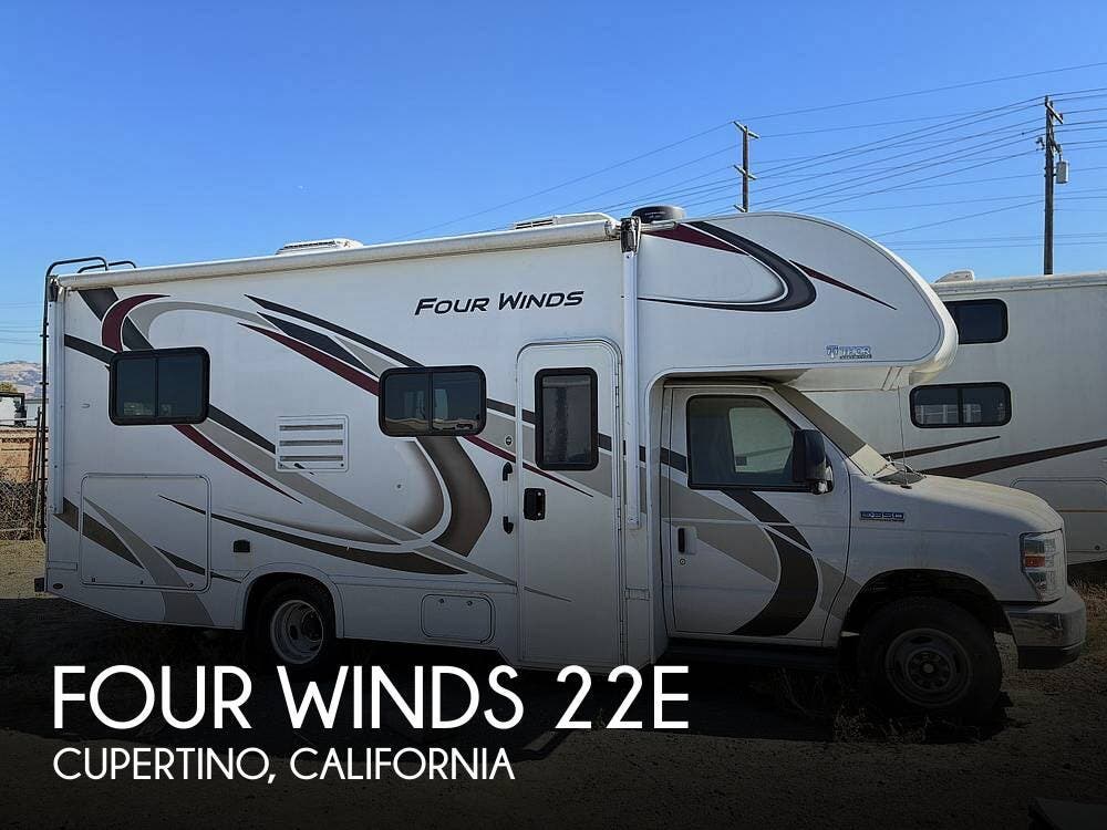 Used 2021  Thor Motor Coach Four Winds 22E by Thor Motor Coach from Pop RVs in Cupertino, CA