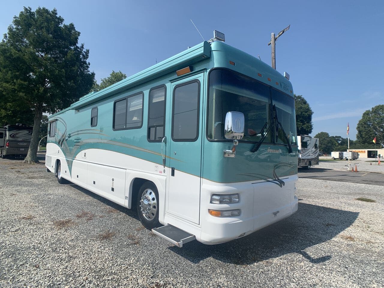 2004 Foretravel Unicoach 4010 U295