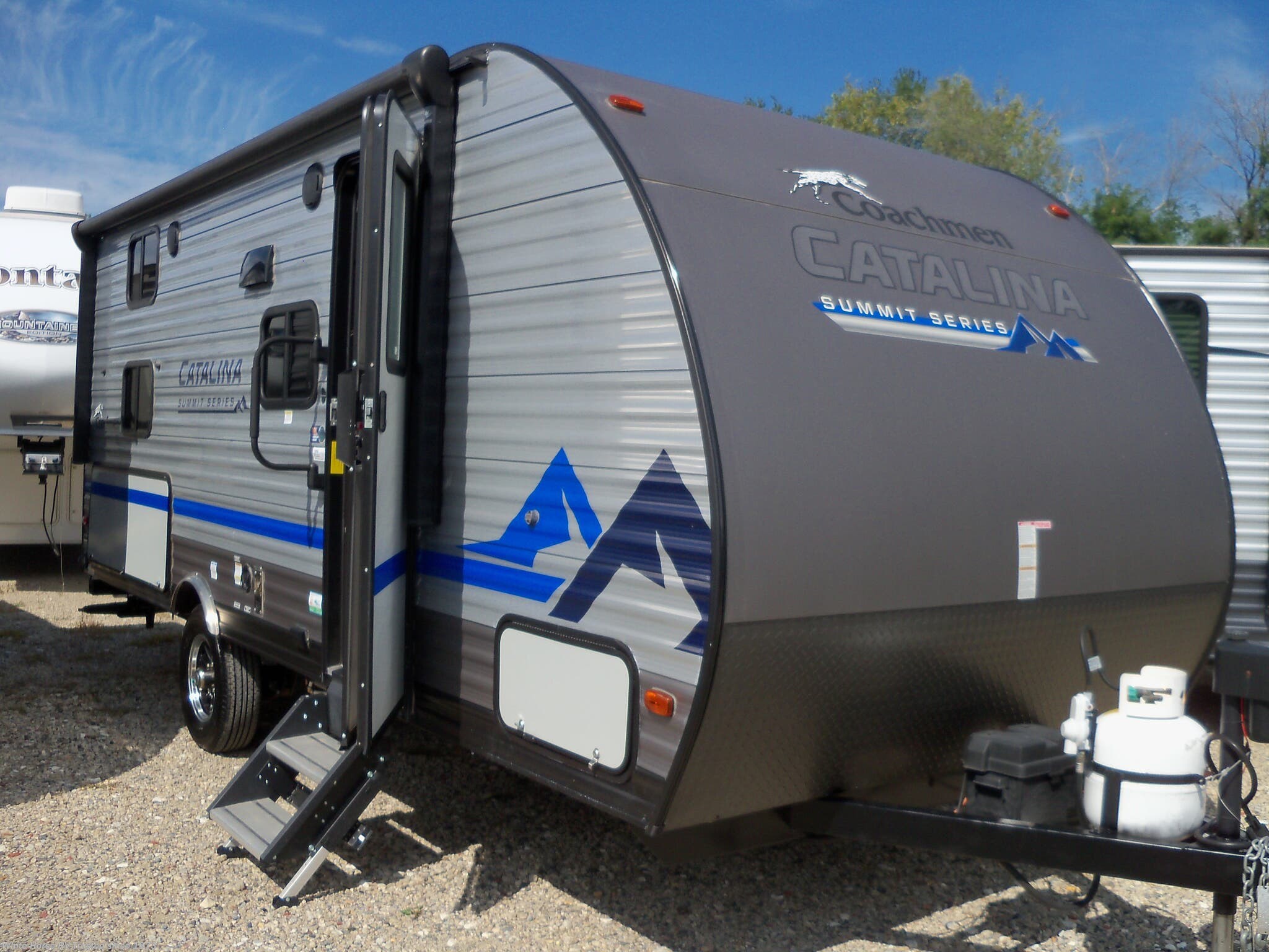 Used 2022 Coachmen Catalina Summit 184BHS available in Williamstown, New Jersey