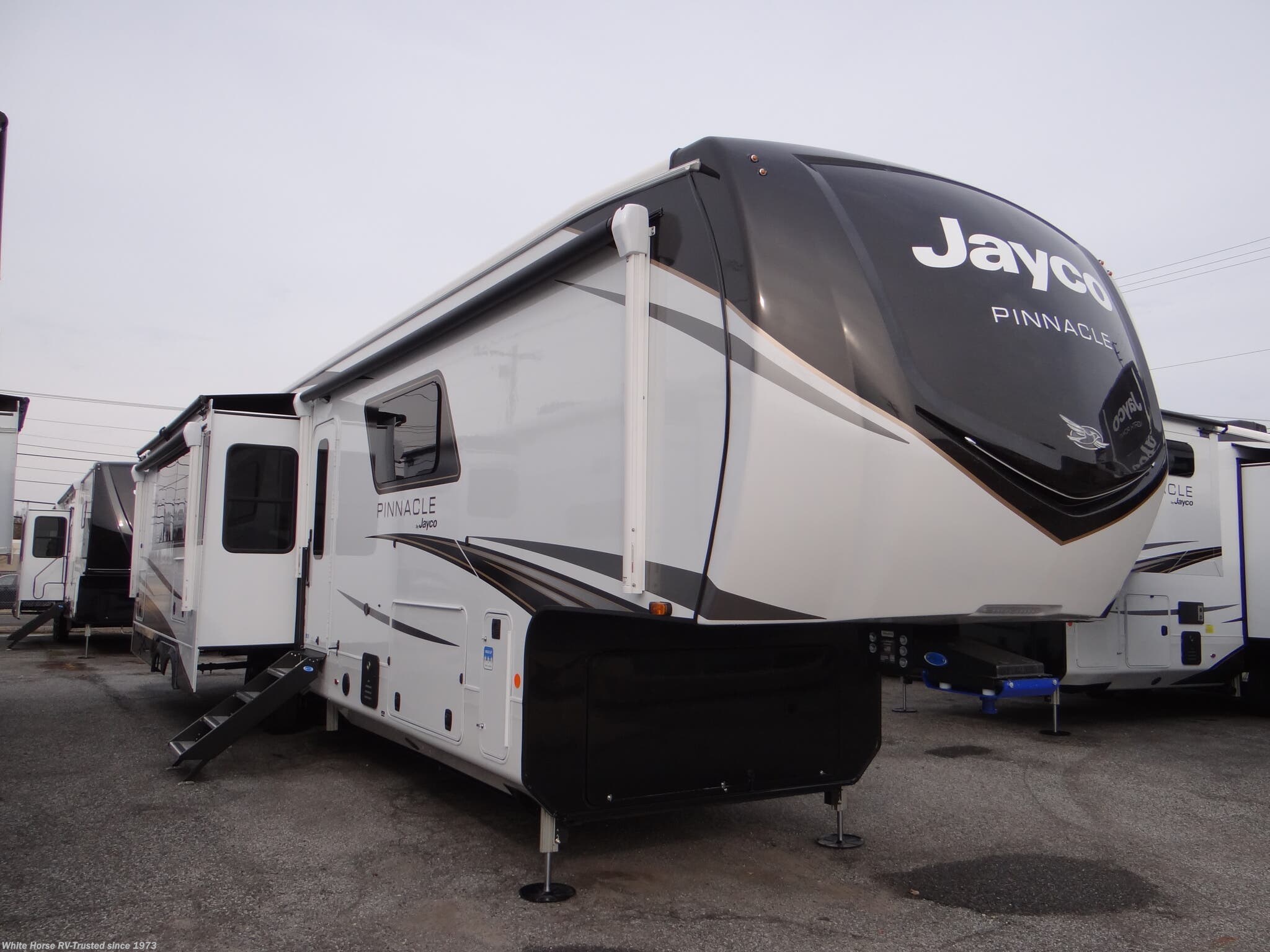 New 2026 Jayco Pinnacle 38FBRK available in Williamstown, New Jersey