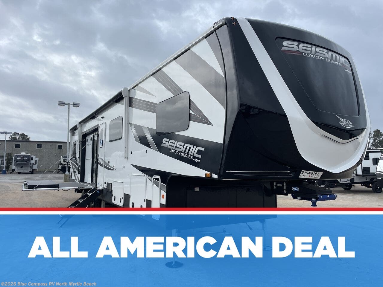 New 2025 Jayco Seismic Luxury Series 4113 available in Longs, South Carolina