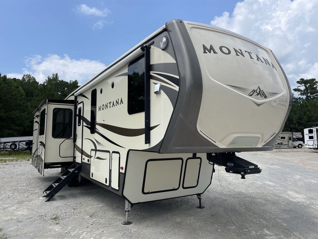 Used 2018 Keystone Montana 3661RL available in Longs, South Carolina