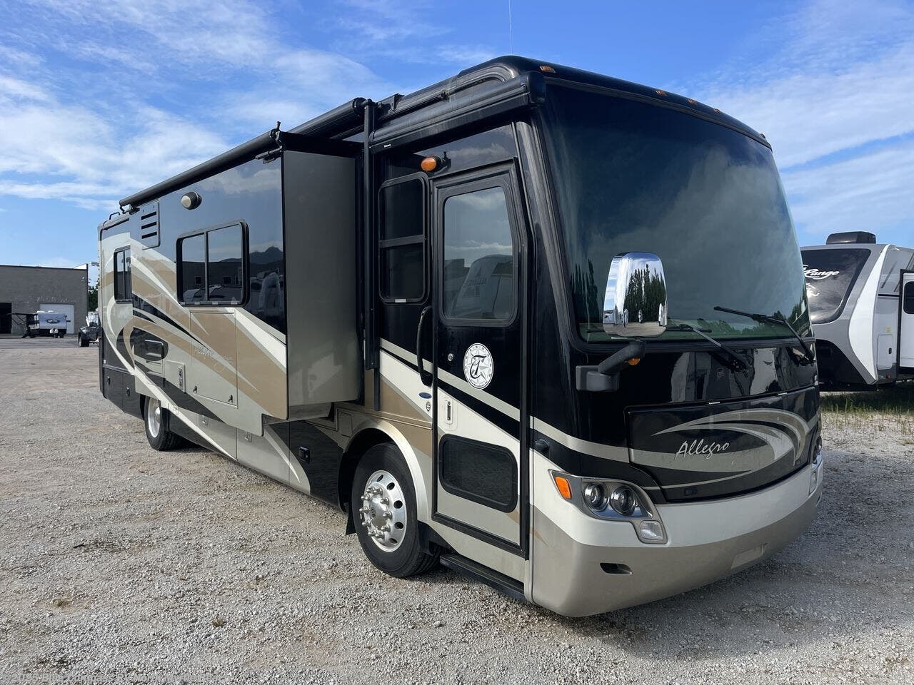 Used 2014 Tiffin Allegro Breeze 32BR available in Longs, South Carolina