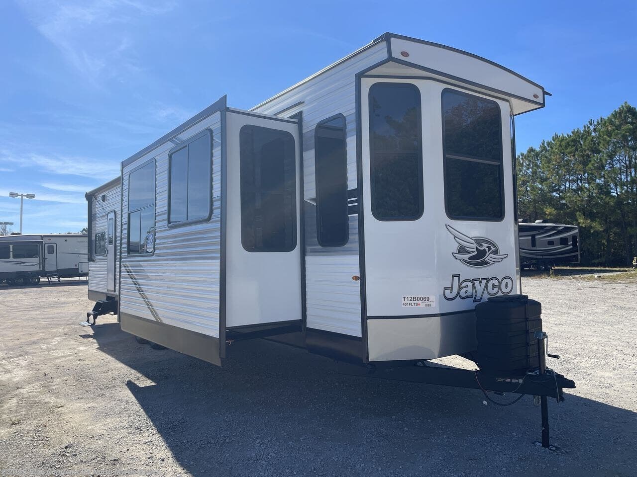 New 2026 Jayco Jay Flight Bungalow 401FLTS DS available in Longs, South Carolina