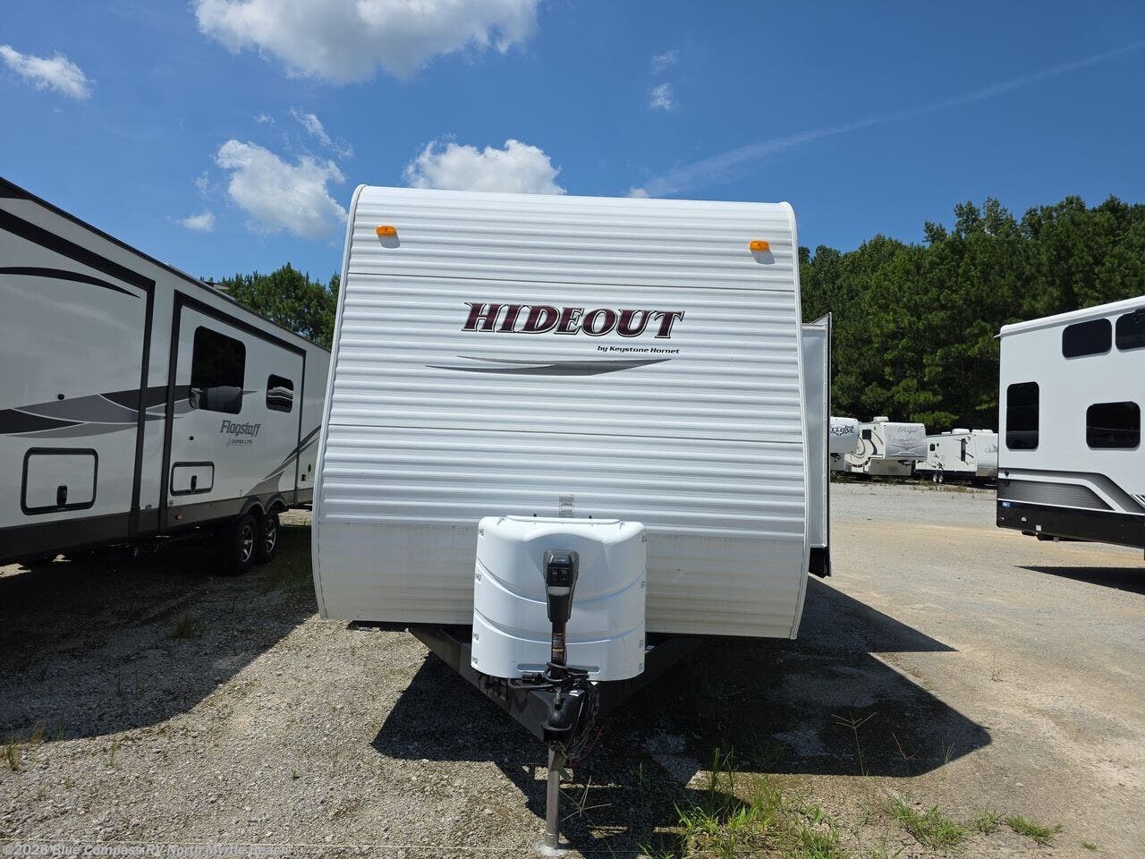 Used 2011 Keystone Hideout 27DBS available in Longs, South Carolina