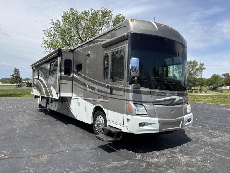 Used 2009 Winnebago Vectra 40TD available in Rockford, Illinois