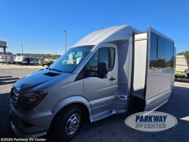 Used 2018  Airstream Atlas MURPHY SUITE by Airstream from Parkway RV Center in Ringgold, GA