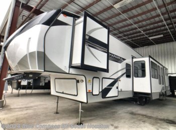 New 2022 Coachmen Chaparral CHF367BH available in Houston, Texas