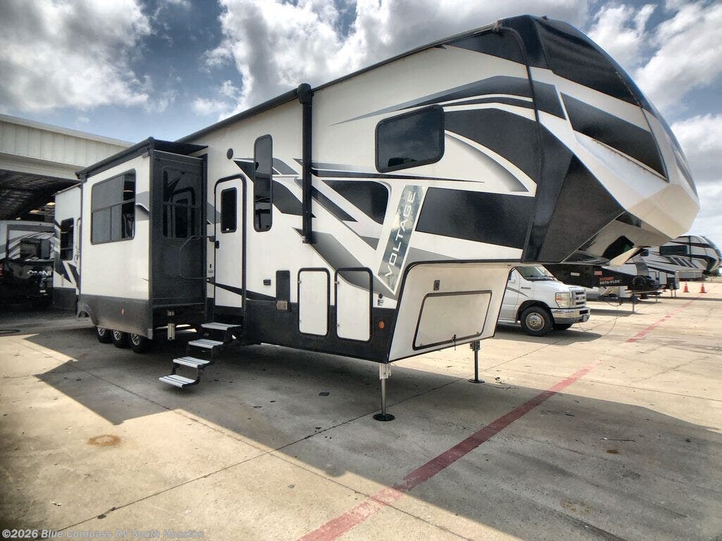 Used 2022 Dutchmen Triton 3911 available in Alvin, Texas