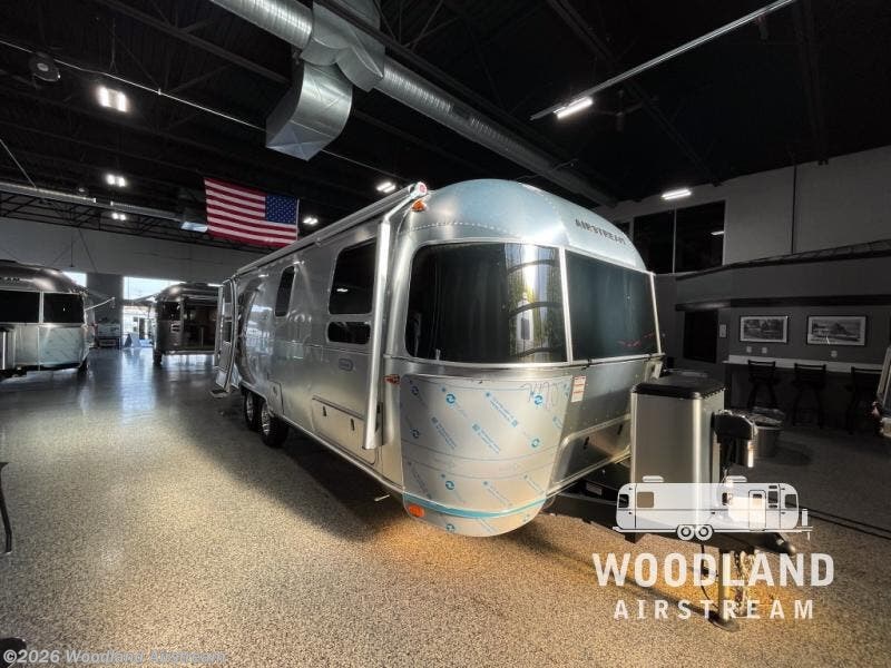 New 2026 Airstream Globetrotter 27FB Twin available in Grand Rapids, Michigan