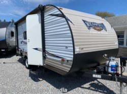 Used 2017 Forest River Wildwood X-Lite FSX 197BH available in Smyrna, Delaware