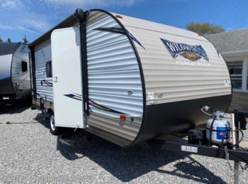 Used 2017 Forest River Wildwood X-Lite FSX 197BH available in Smyrna, Delaware