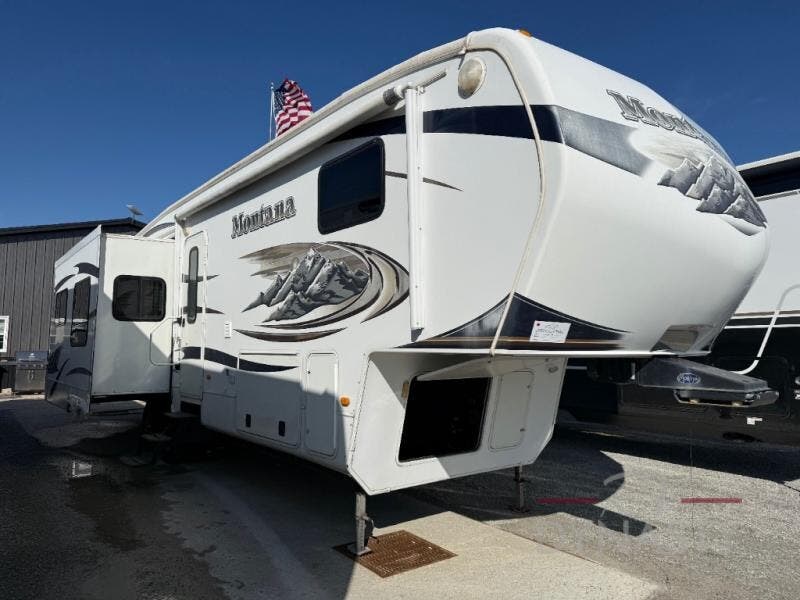 Used 2011 Keystone Montana 3580RL available in Bunker Hill, Indiana